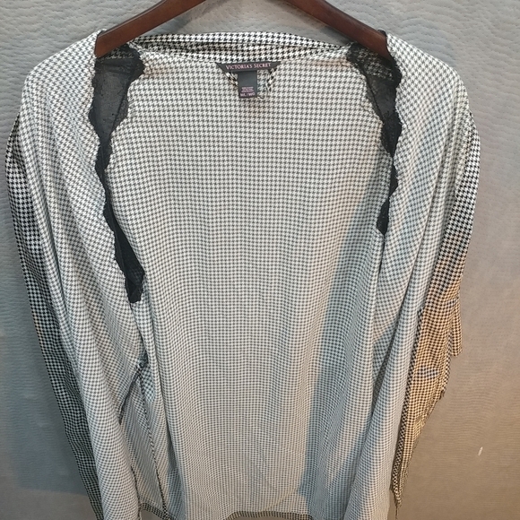 Victorias Secret Open Doily Shoulder Rayon Cardiga - Picture 5 of 8